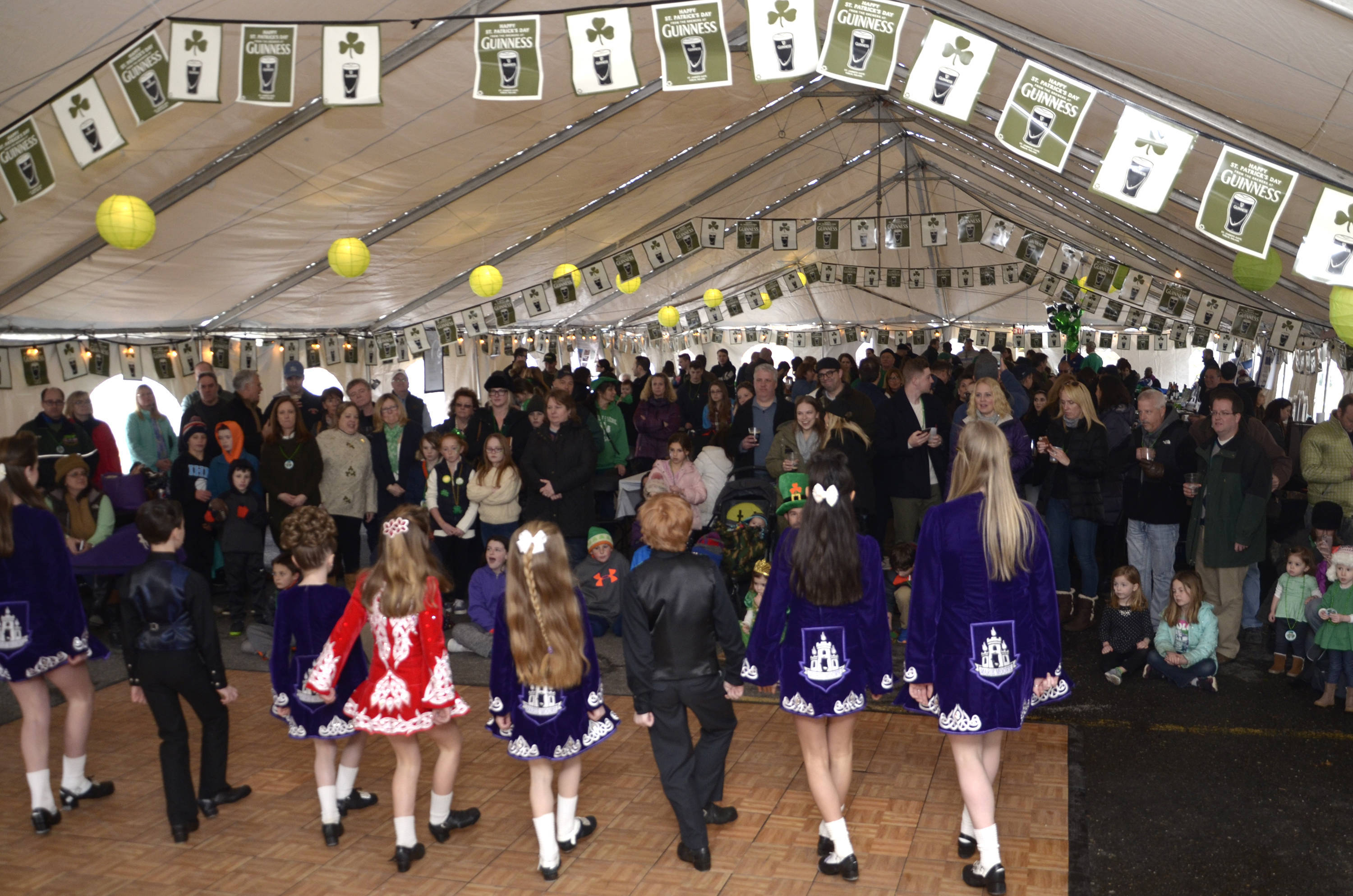 ffc12b17512a321c5abb_Dancers_3__1_.jpg