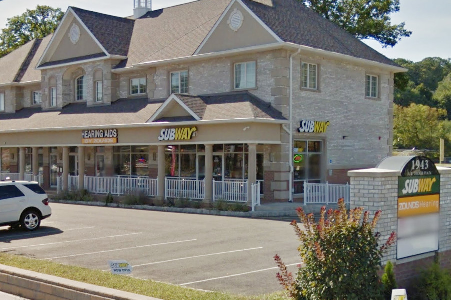 423a5c0029aff821f750_9f9b41f5135f658a715e_subway-outside.jpg