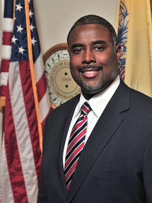 107c4c3971dd8db2e37a_Mayor-Headshot-Final.jpg