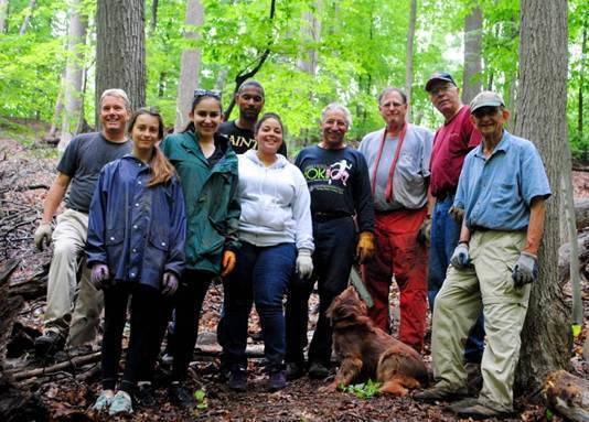 9b69dd866fb7d7471634_034e141d5d03f03e7f2d_trail_clean_up.jpg