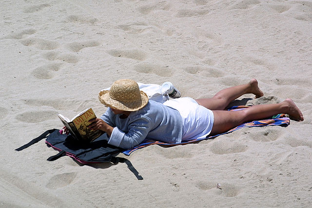 cb87185bdf1d63b3cdf4_Sum_Sess-woman_reading_640_px_0.jpg