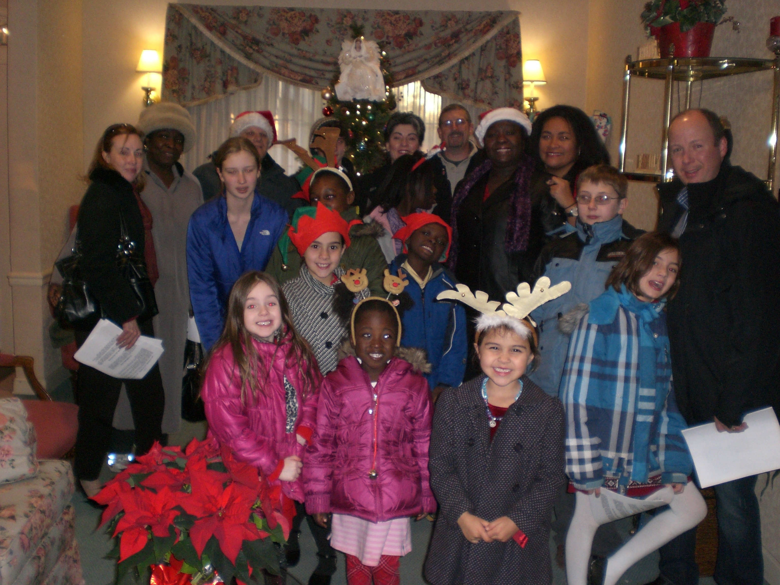 a8a893de3ad7f3a0328e_CAROLING_2011_011.jpg
