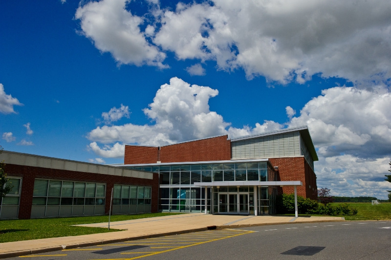 30e940f281db210a110c_crschool.jpg