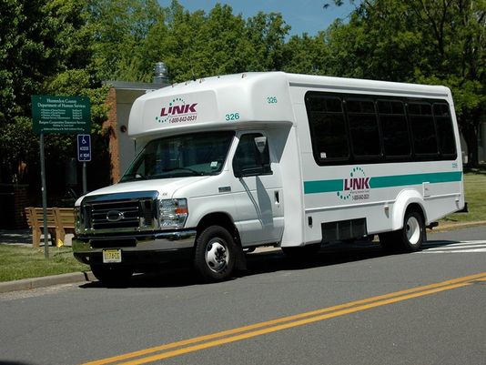 63b0b74b5573914d8b32_6a85aeb2206443c7a4ab_LINK-bus-2.jpg