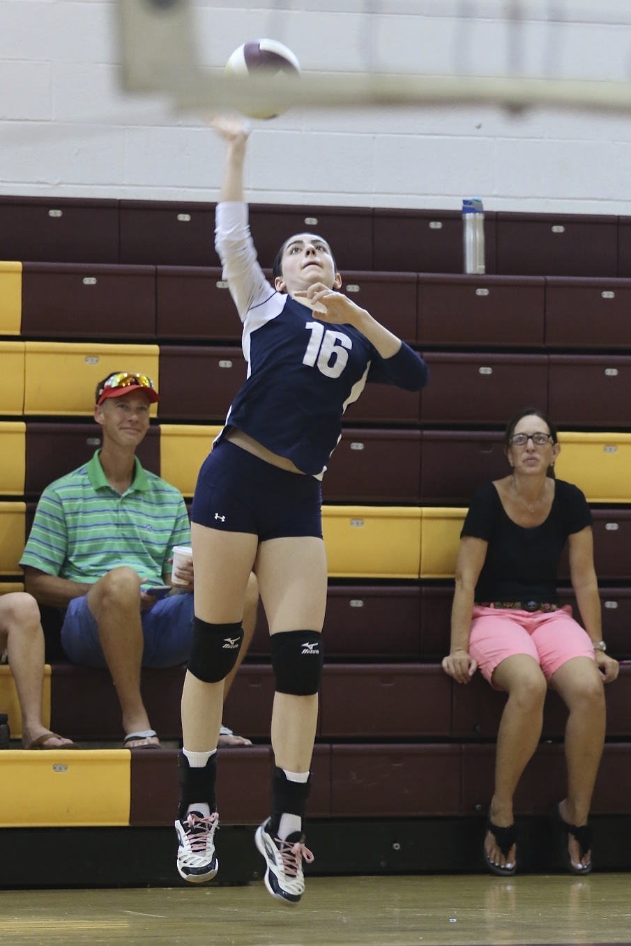 fec068fa270ed07d9fd6_b95472b5fe0690cb5fc6_5-Volleyball__51980.jpg