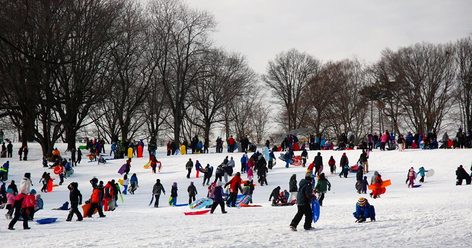 88fbe076b03c5adf7bbd_Sledding-crowd-shot.jpg