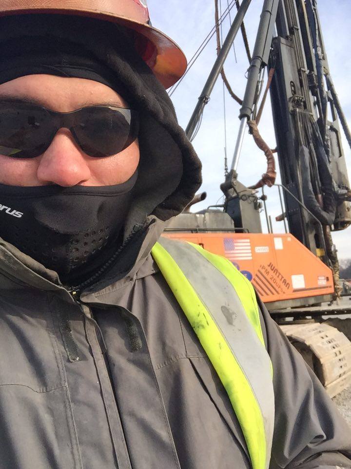 6c35721644861f06ffb1_54413dc2d5f794107727_Jesse_Construction_Worker__1_.jpg