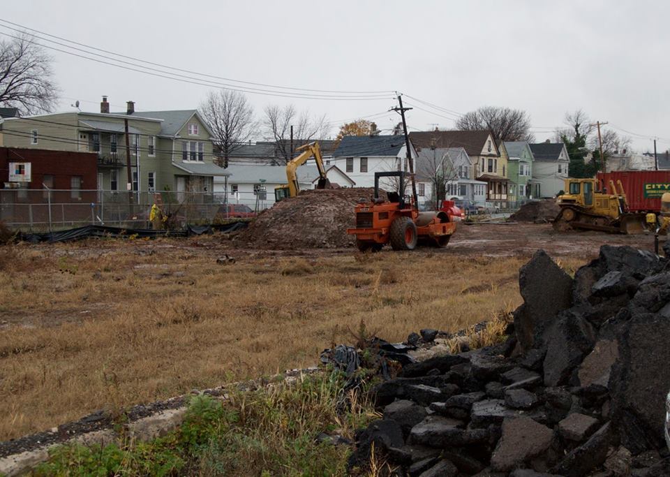 bdec519fecdcf328973f_Groundbreaking_2.jpg