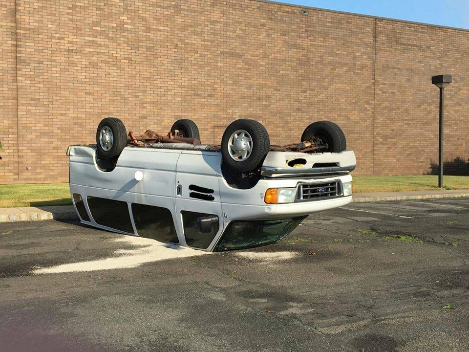 6884e3ae1b7509f30951_3c0d4599e37db5fc84ee_np_upsidedown_truck.jpg