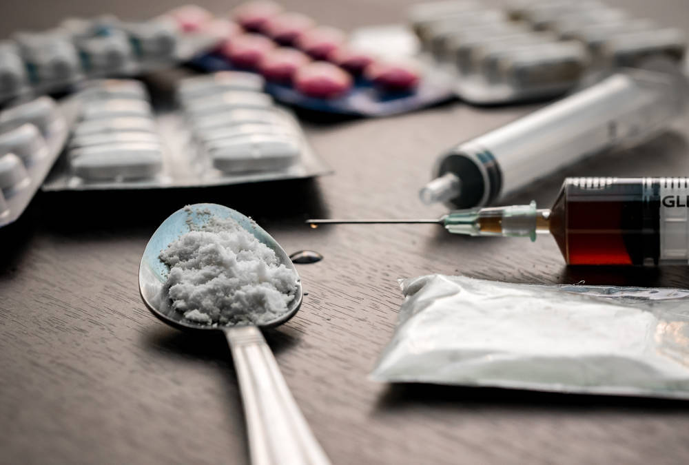 9b11734f0cb73b527e45_Drugs_1.jpg