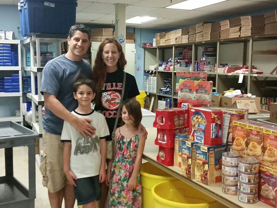 469104ff0d3dc5685965_Foodpantry.jpg