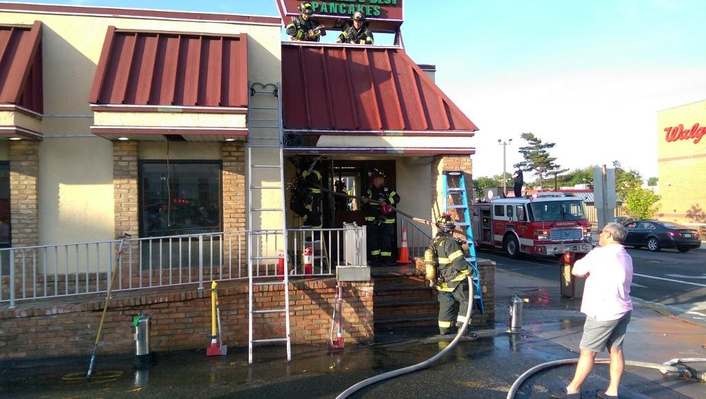 89f8927da9dc45387b61_Bayonne_Diner_F051316.jpg