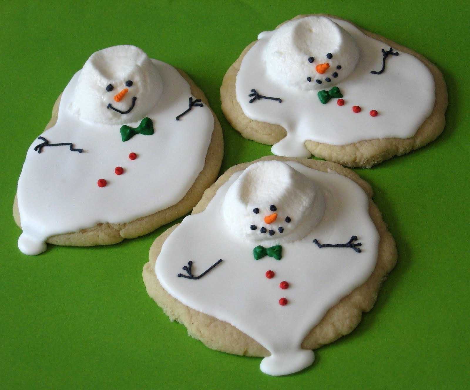 df947486940664c2d101_melted_snowman_cookies.jpg
