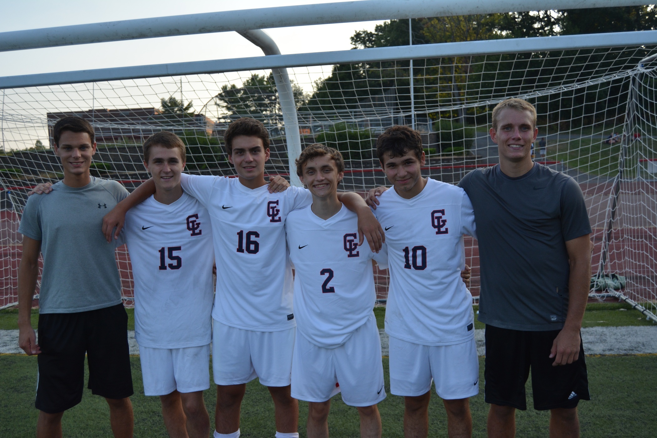 b02fb0de7e8c4cecfd89_2015_varsity_seniors_3_brighter.jpg