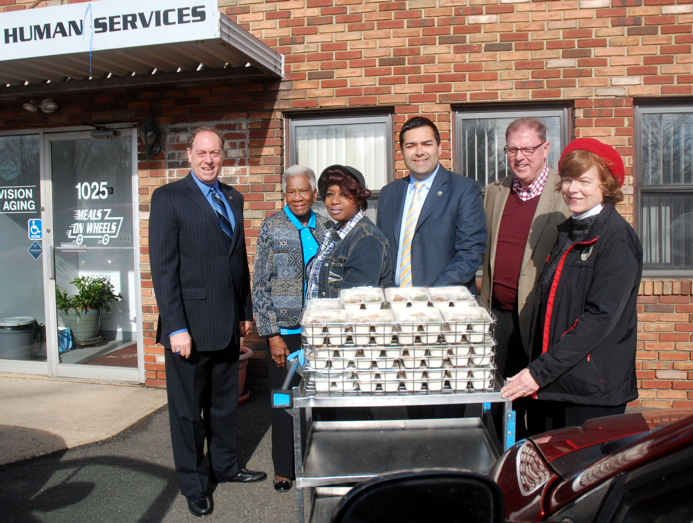 42fe344778b06c68e5e7_meals_on_wheels.jpg