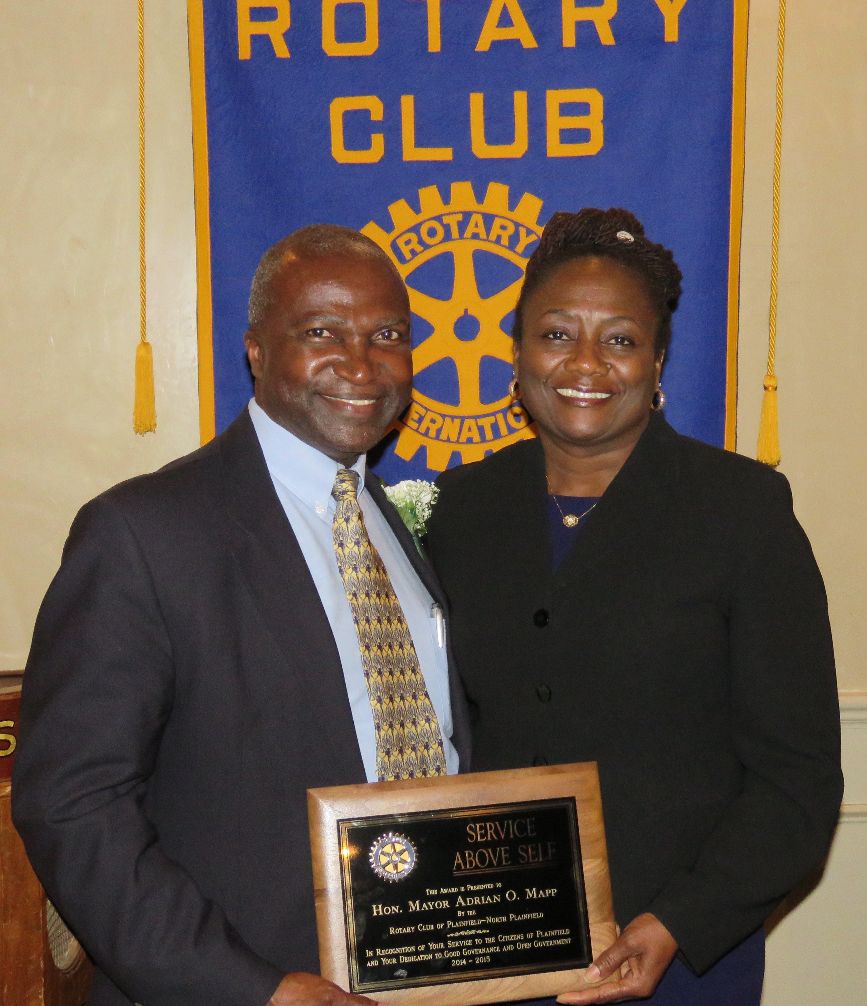 9e745325e4bf46edc6fd_2015_service_above_self_mayor_mapp.jpg