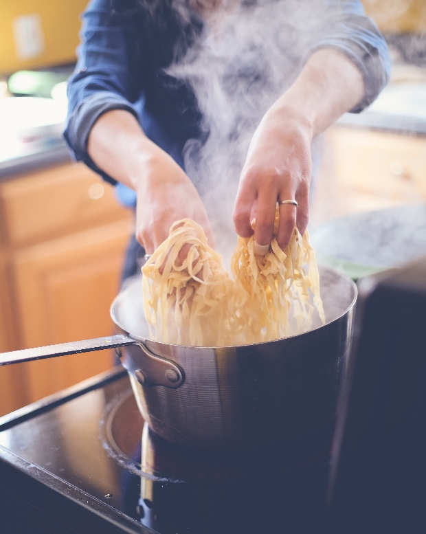 6e9c70f21d134079f263_fb1f6df41a8c53c76b9a_Pasta_class.jpg