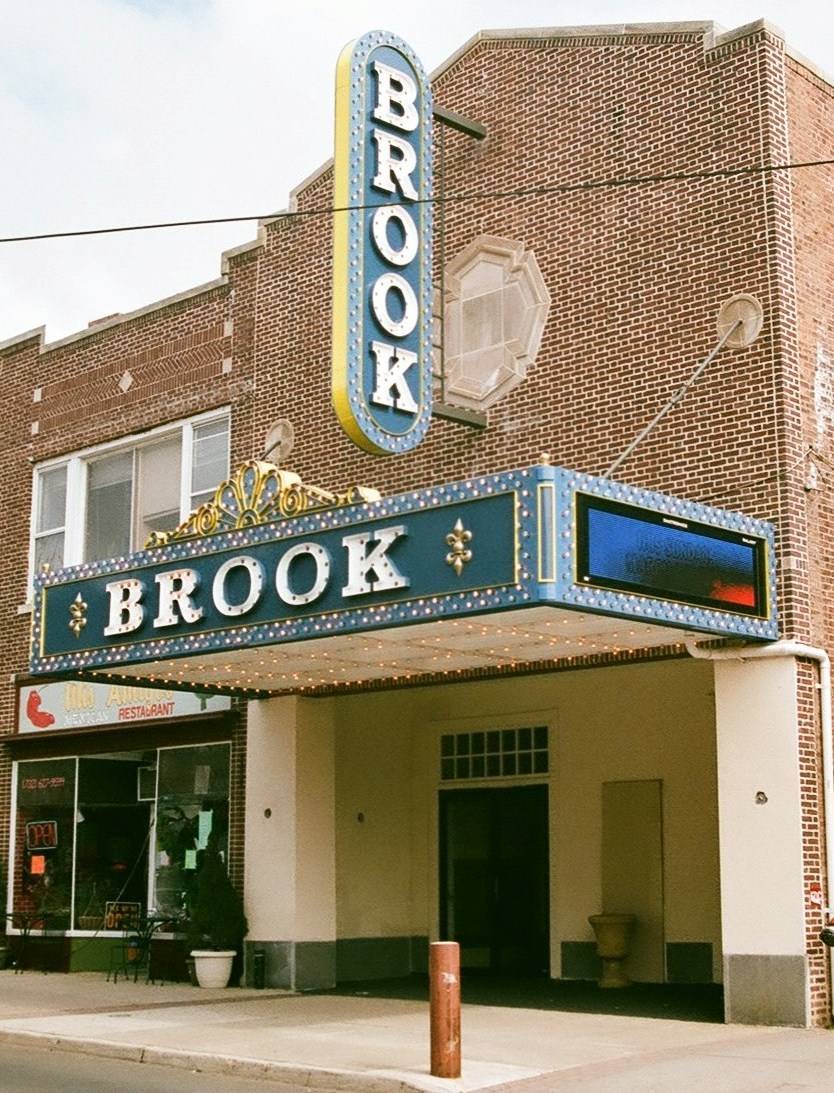 e38cb86d912d7c3193c2_sompixbrooktheater.jpg