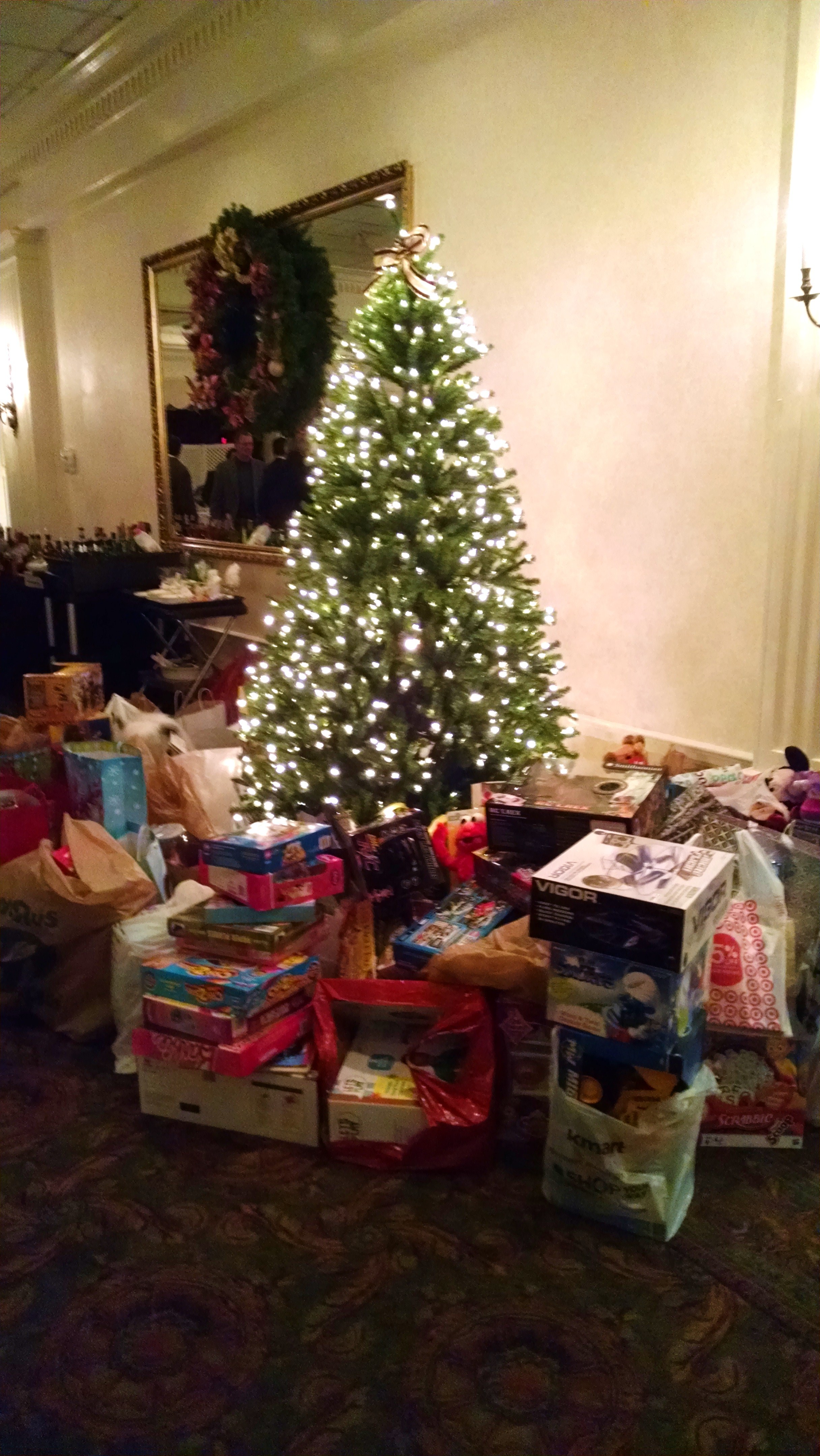 35db6260daa5654d393f_gift.jpg