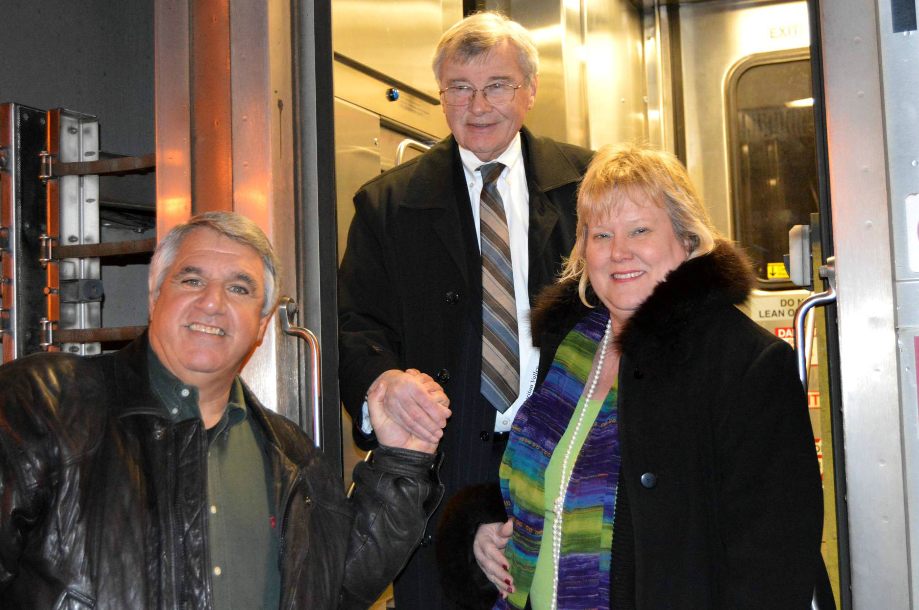 9ab23cd152030b1c51e5_First_Evening_Off-Peak_Train_1-12-15.jpg