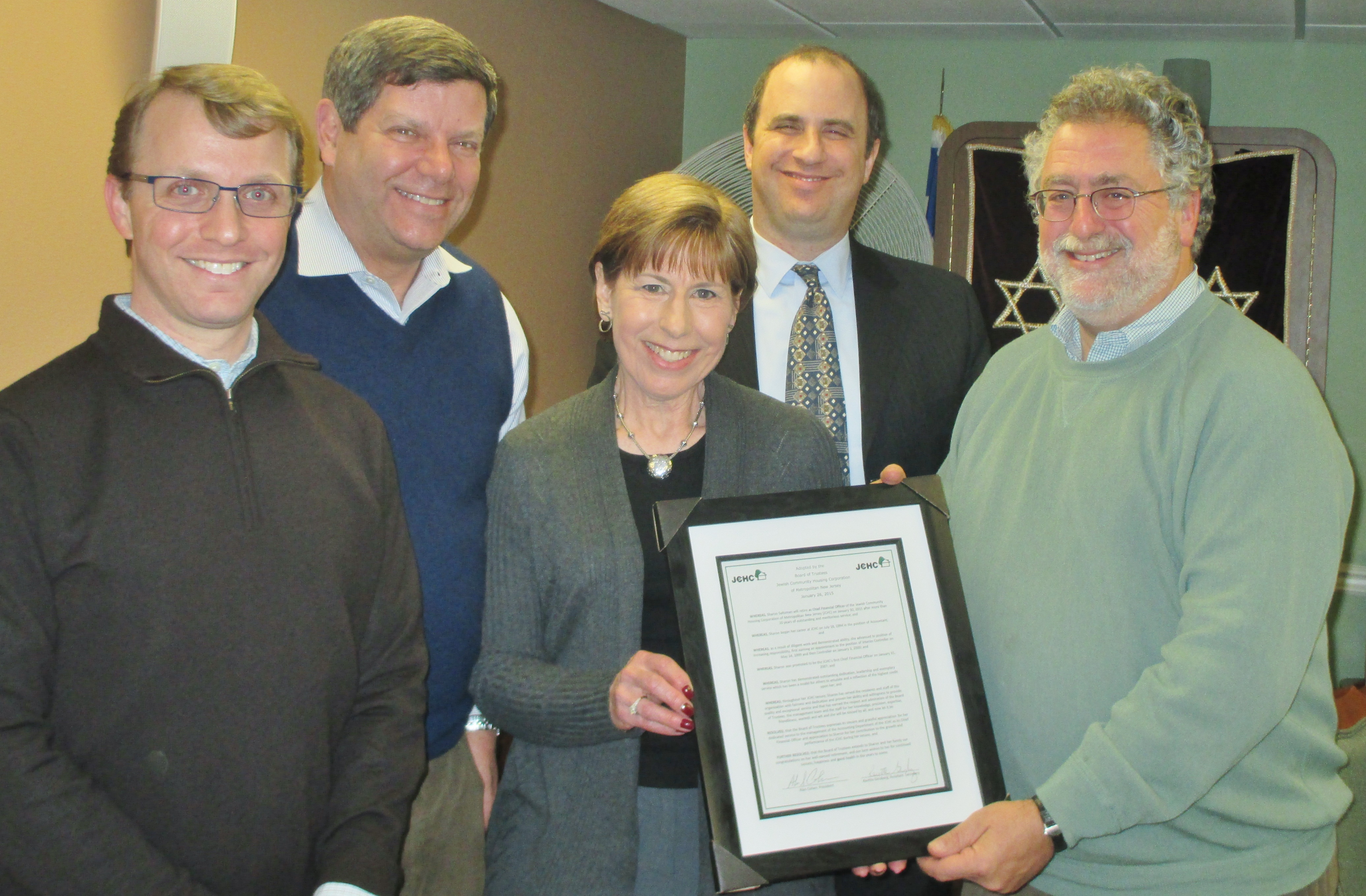 f15a2d13276e72dadc24_Sharon_Saltzman_and_board_presidents_2.jpg