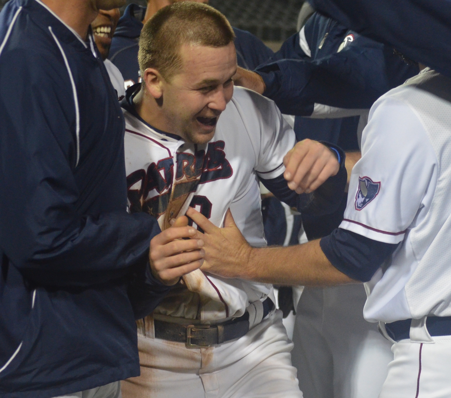 51e626f5a0220245a3e6_sompixpatskellywalkoffwildpitch.jpg