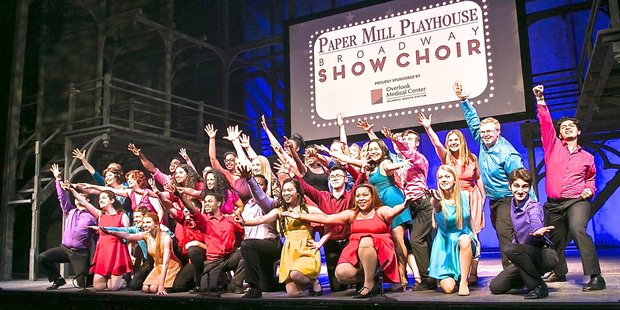 d27179e81ee03fa215cd_showchoir.jpeg
