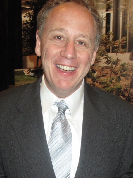 72d9827aa39b7e226c82_61c2e7c14faff37b7a2d_Bob_Zuckerman.jpg