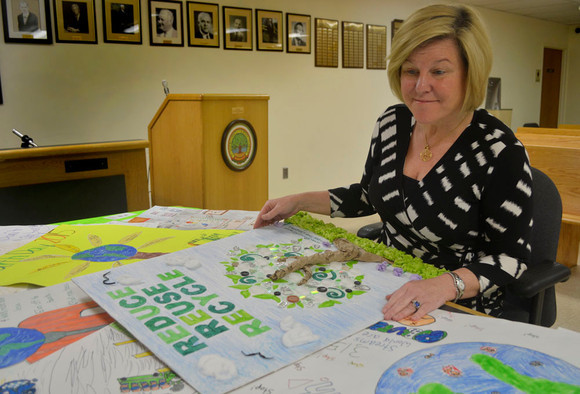 9b9e174ffa3aa6ac6ac7_Mahr_-_Earth_Day_Poster.jpg