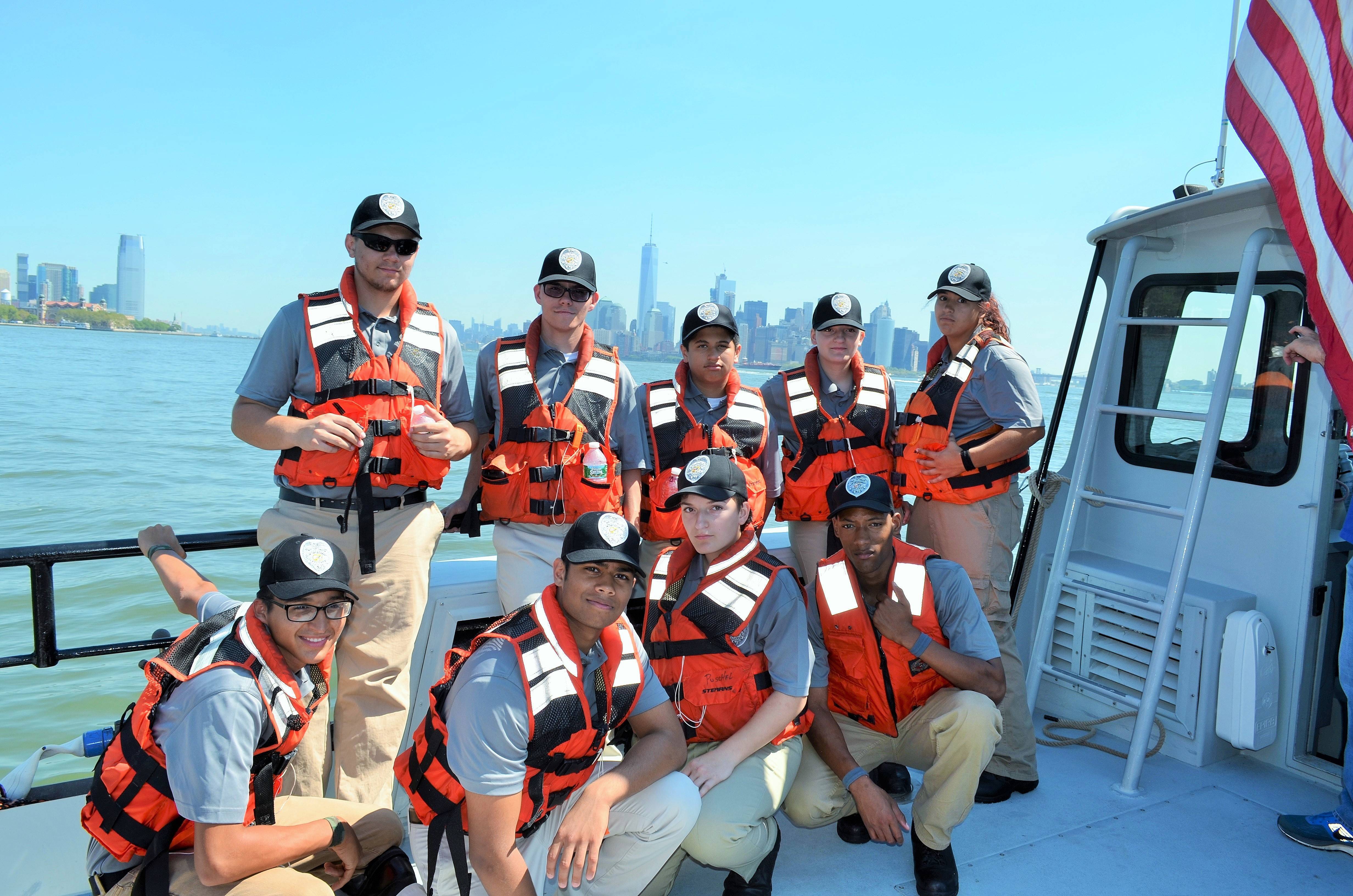 5e41c38238e0791c1cb2_99fa8bc0d32e5c831bf2_833fff1bf2ff9c8ac565_union_explorers_22.jpg