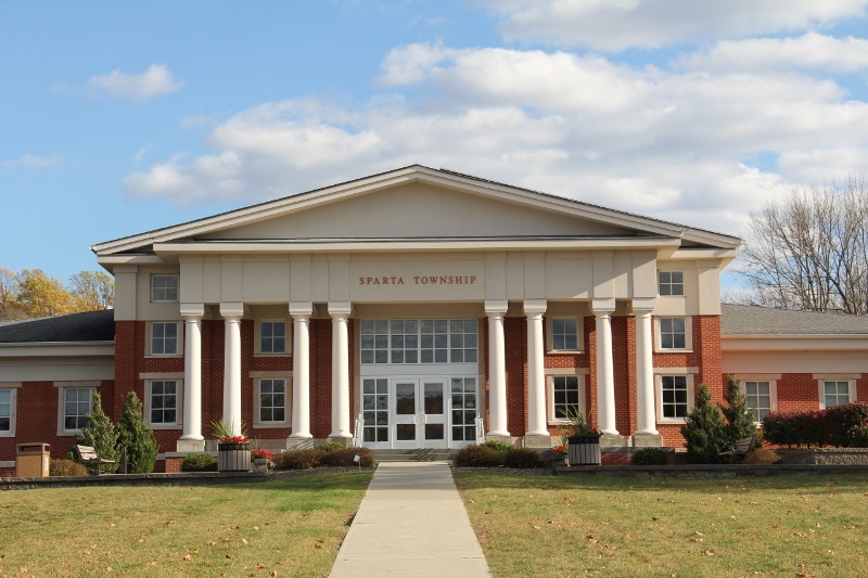 1bf804a680d097b797de_Town_Hall_building_1__800x533_.jpg