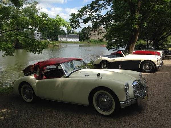 f0d16684b1c0158b3257_CLASSICcars.jpg