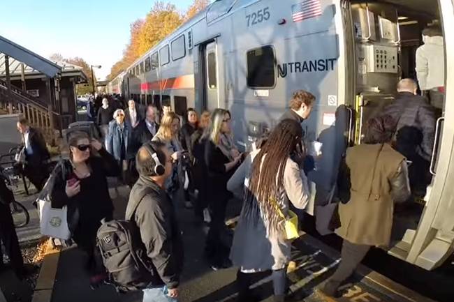 2c347c4d00a165f49aa2_NJT_pulling_into_Fanwood_station.jpg