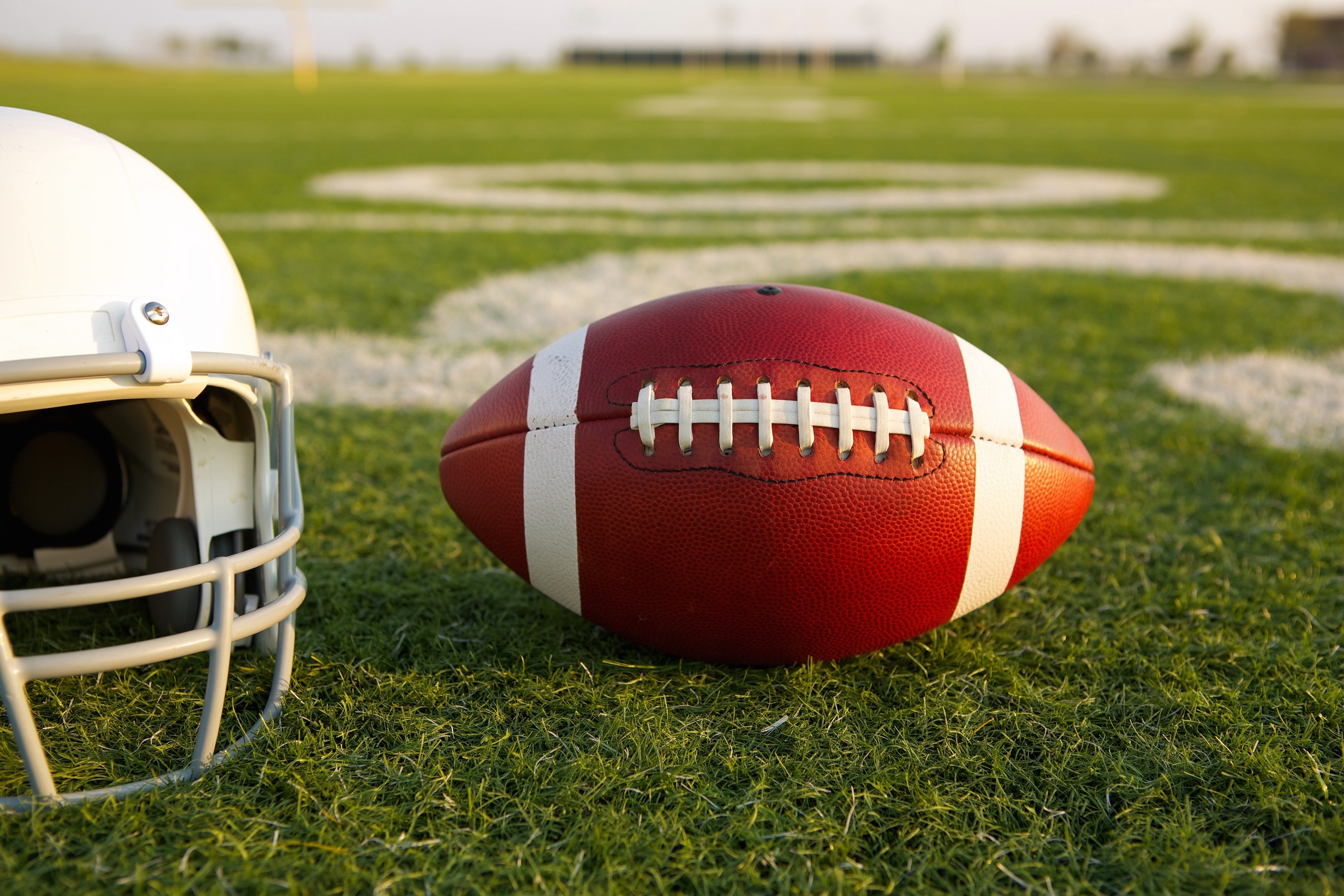 c49b868aff66e80d3367_a35c23d2ca64de07d38c_Football_5.jpg