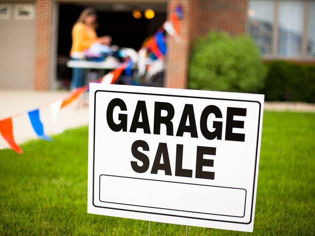 9d9d39255f05d7d9dc91 garage sale