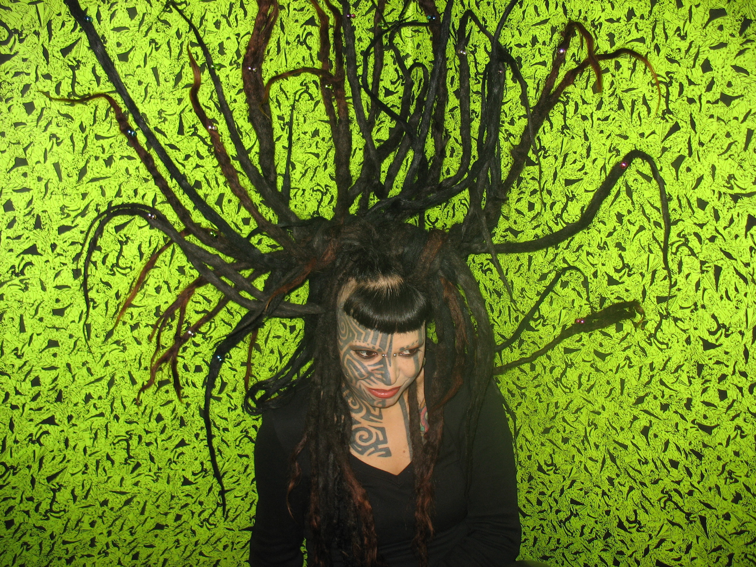 5bf53748853856cef1a0_80090854e287b193c763dea8795e561eangelicagreenhair8.jpg