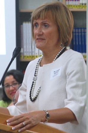 6c9aa82fe307eb16bc83_398carmenc.jpg