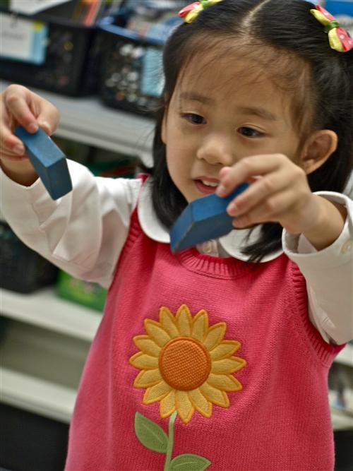 100f209fa78dbad6ea04_kindergarten_girl_small.jpg