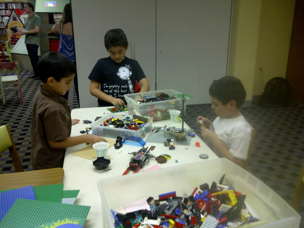 250a196c85438419085a_lego.jpg