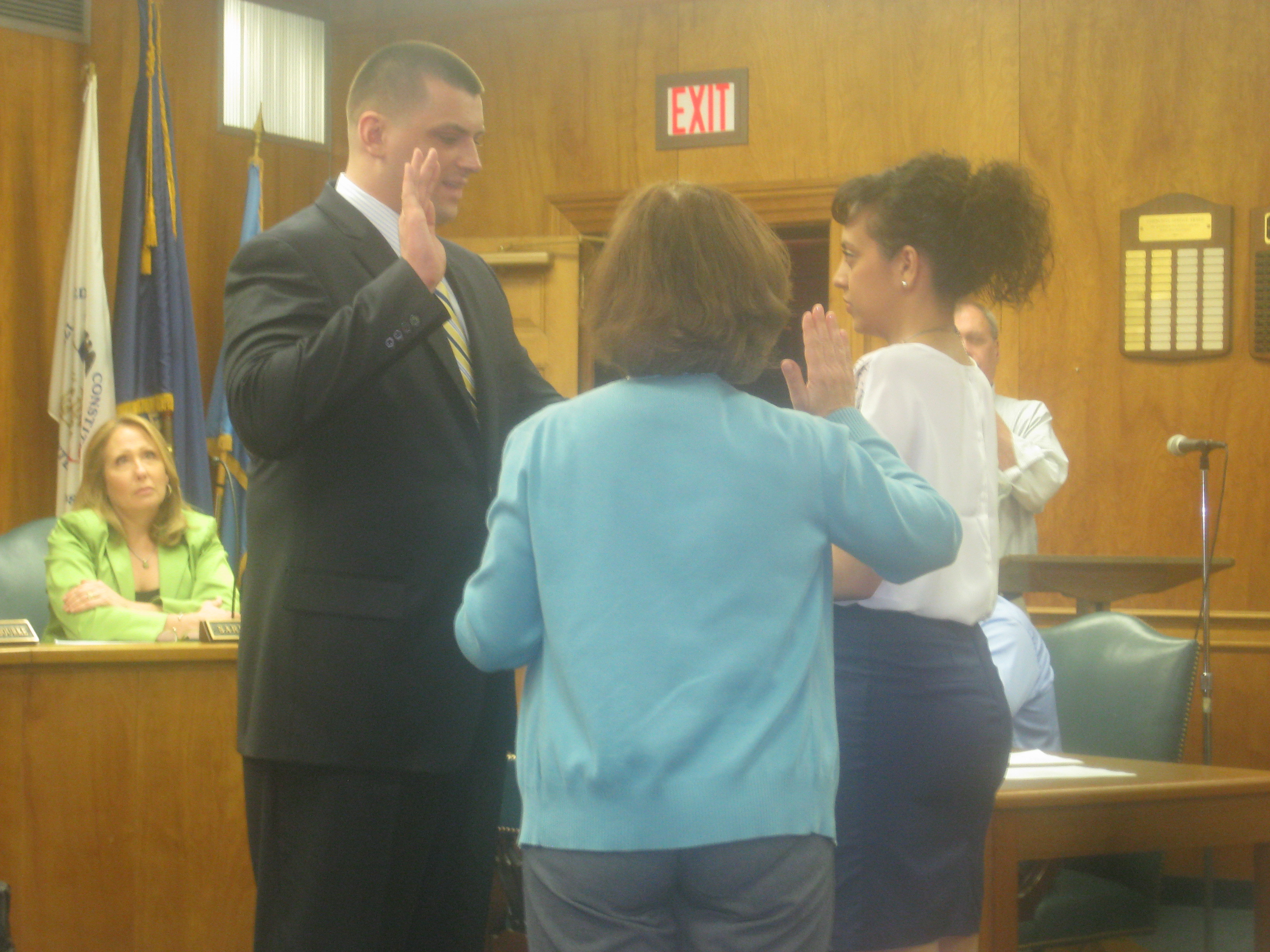 6dfefebab55ec6971097_millburn_town_council_meeting_008.jpg