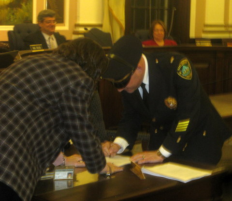 7d2e5930e23850ff89d0_maplewood_council_011.jpg