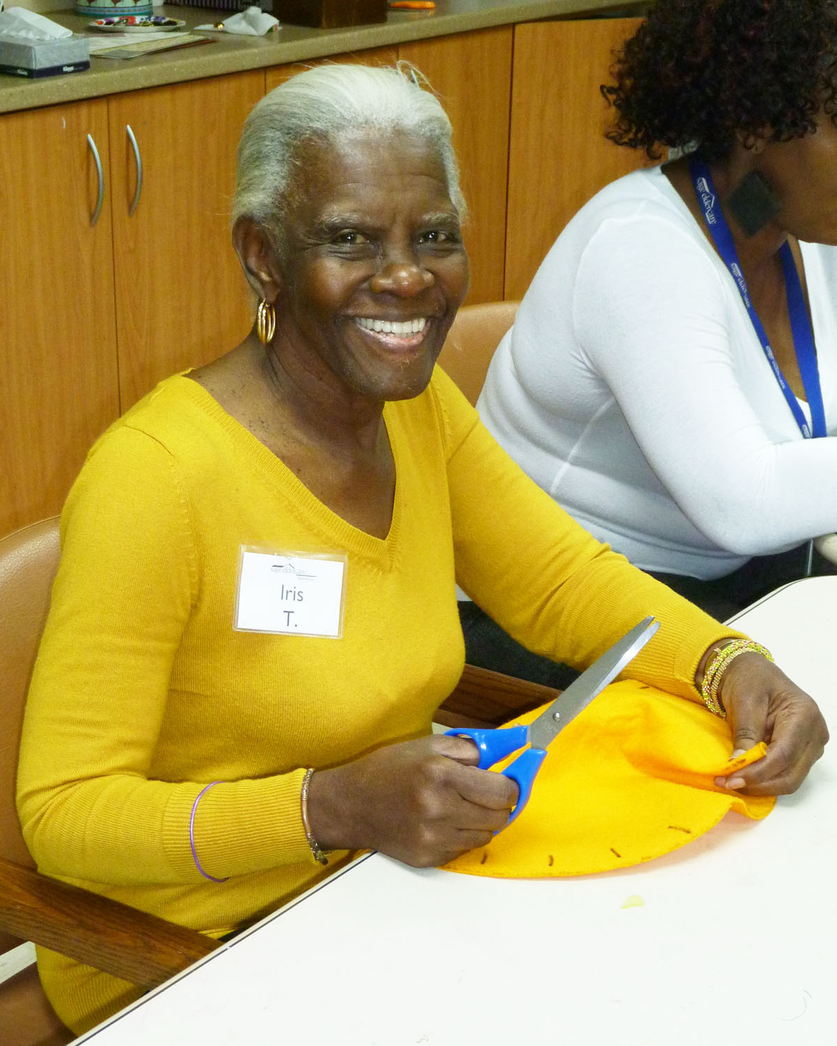 8b3727ad8fb59de8c39e_aug_20_iris_thomas__maplewood__doing_craft.jpg