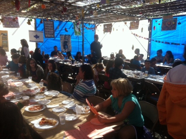 8dea9ca0672e89acd99f_2012-9sukkah1.jpg