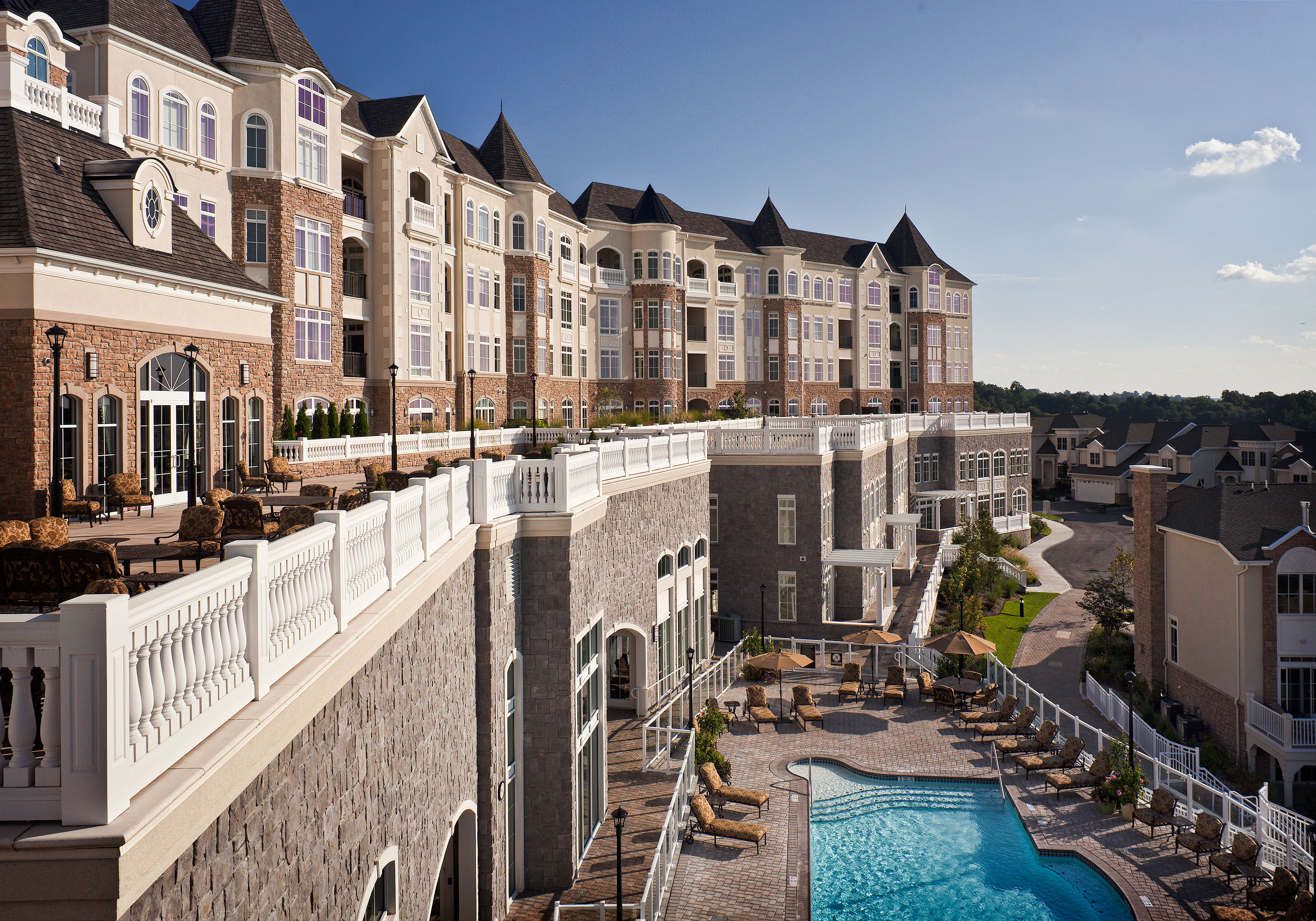90cfbc076b2e1c06e129_vizcaya_rear_exterior.jpg
