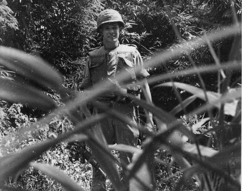 be30ae908a44e2cae63e_henry_in_grass__small_.jpg
