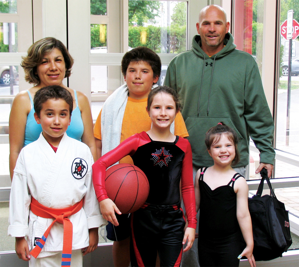 c145ed44e62811a1ce1d_family_workout.jpg