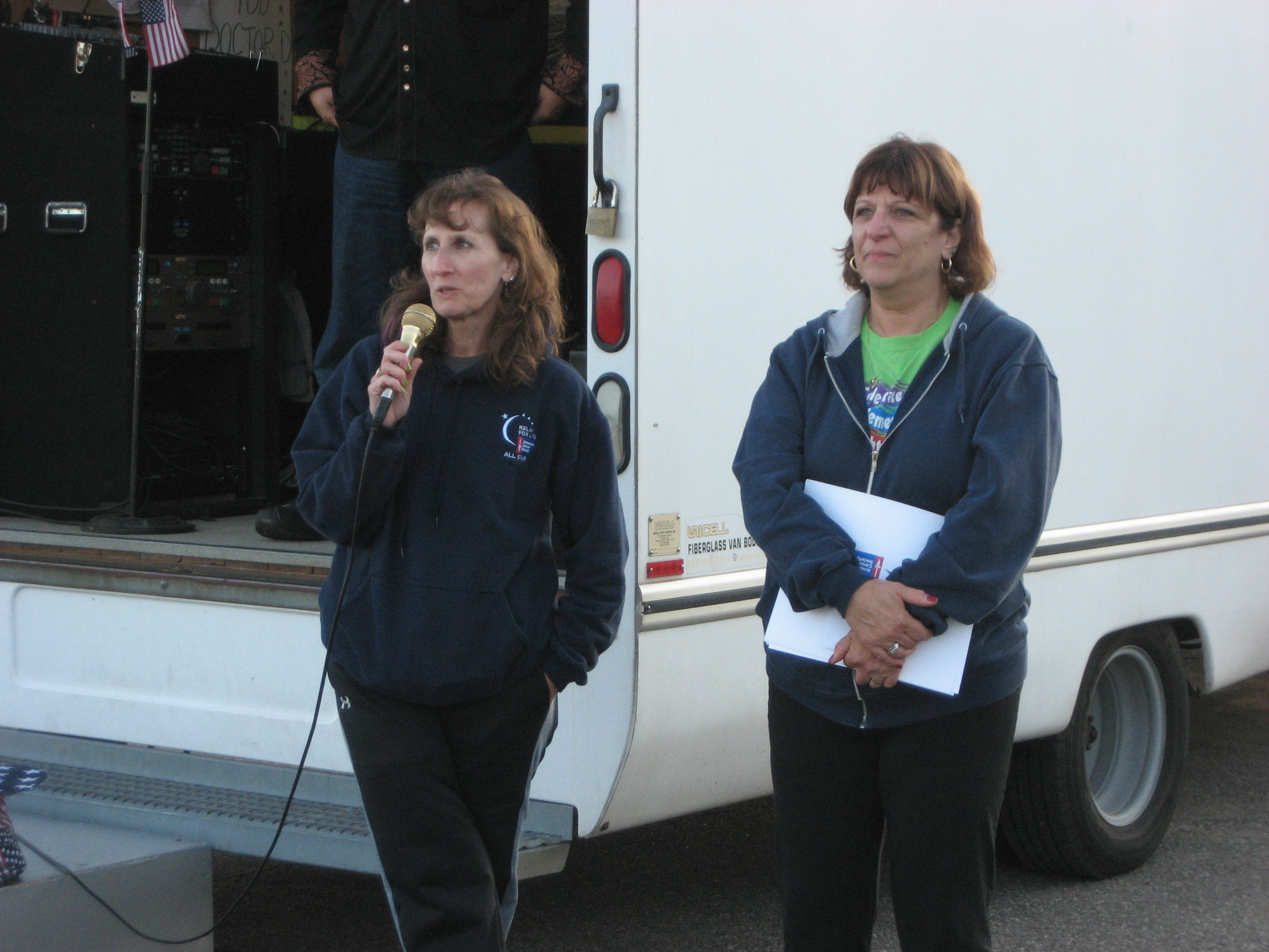de1f27bc2b4a4d56a9de_relay2012_094.jpg