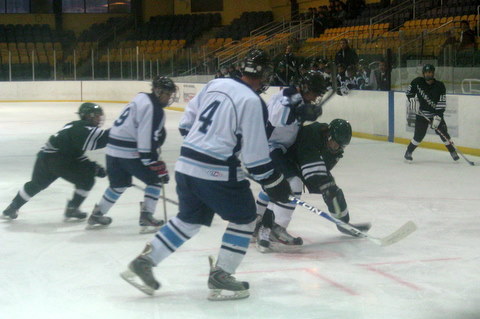 f87612a418c1f2c4c7d0_liv_wo_hockey_004.jpg