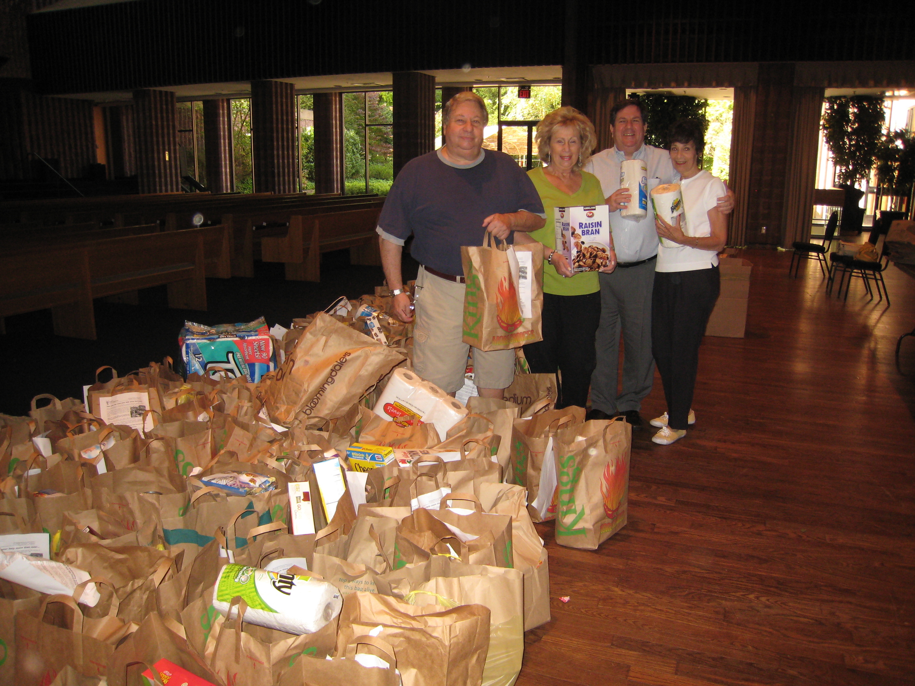 3ef01e0df518969932c9_hhdfooddrive2011.jpg